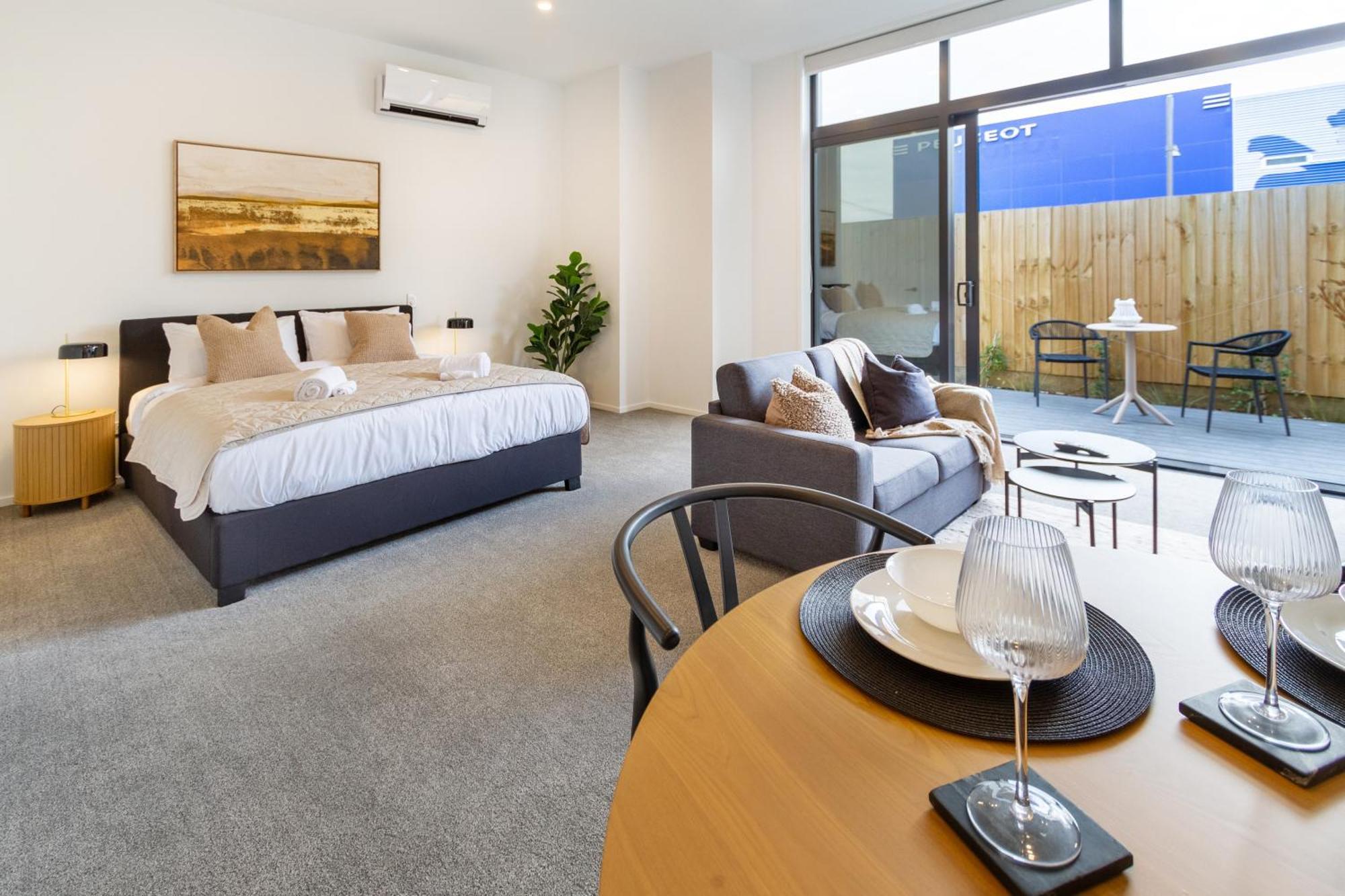 Single Level Studio, Cbd Escape: King Bed Крайстчърч Екстериор снимка