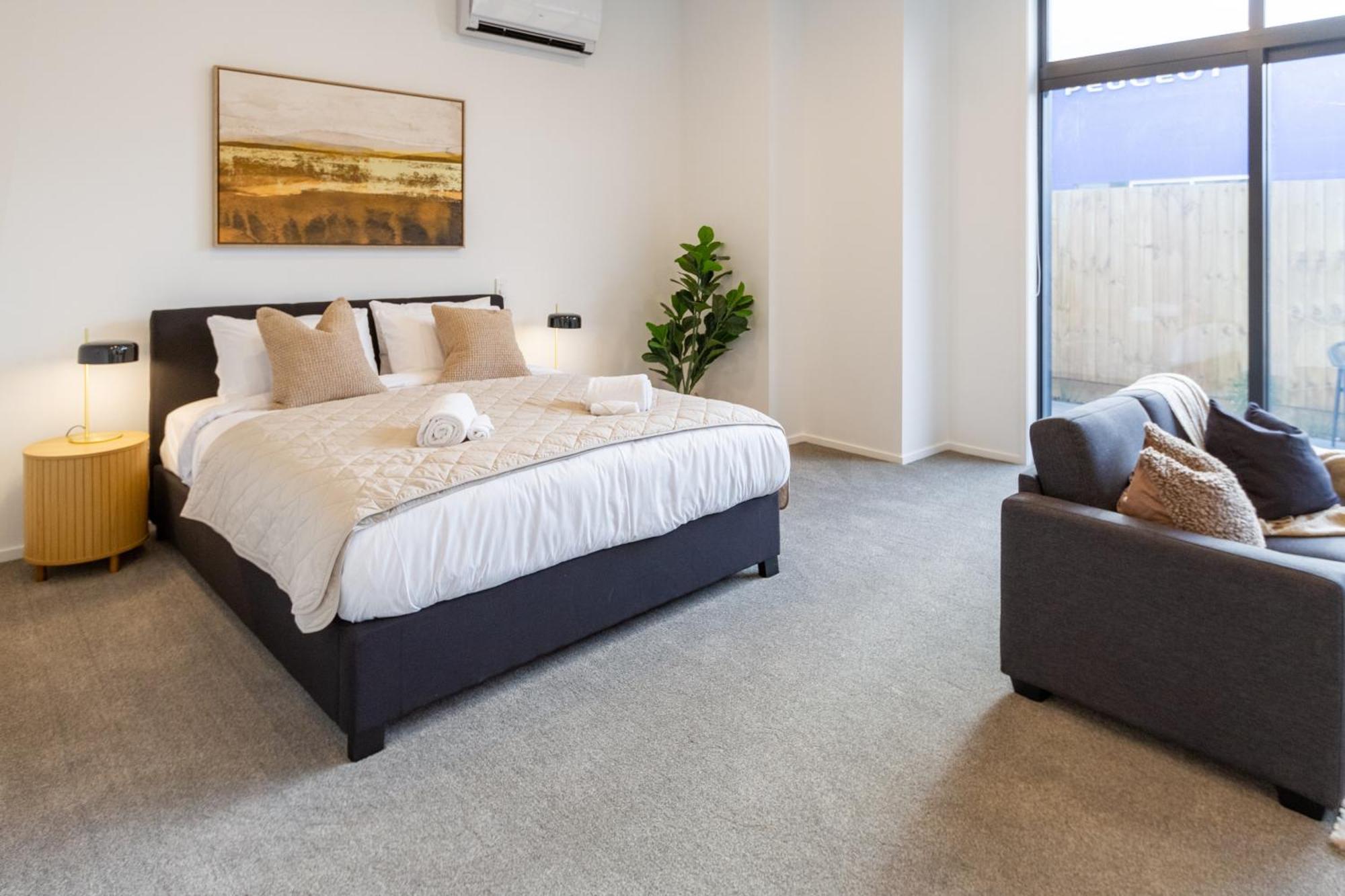 Single Level Studio, Cbd Escape: King Bed Крайстчърч Екстериор снимка